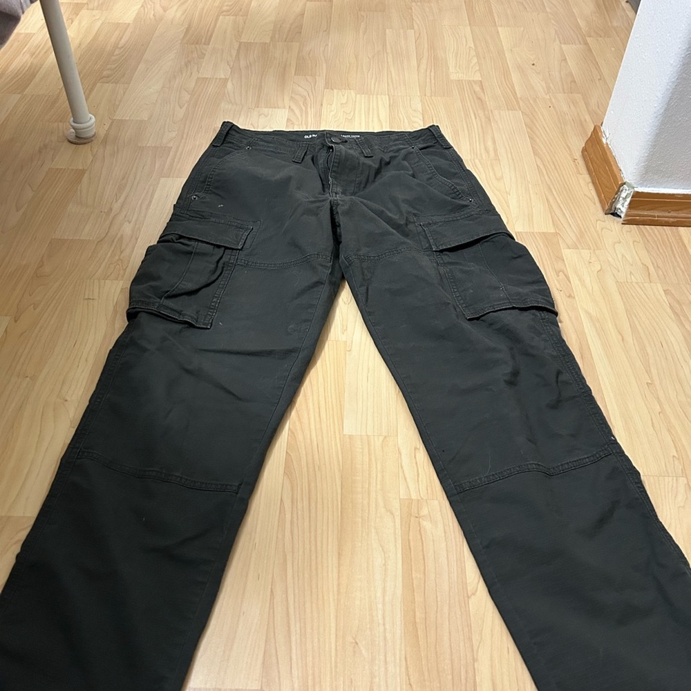 Old Navy Black Cargo Pants with Straight Leg and Sturdy Fabric